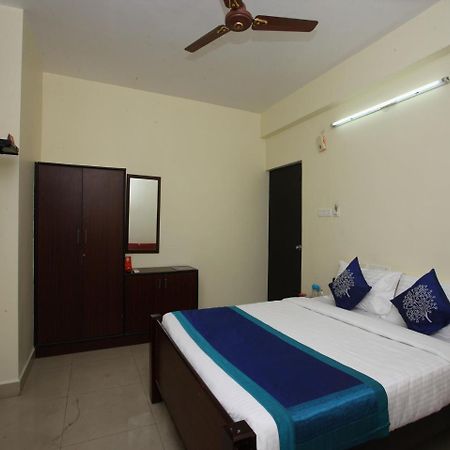 Oyo 10465 Koyambedu Chennai Hotel Exterior foto