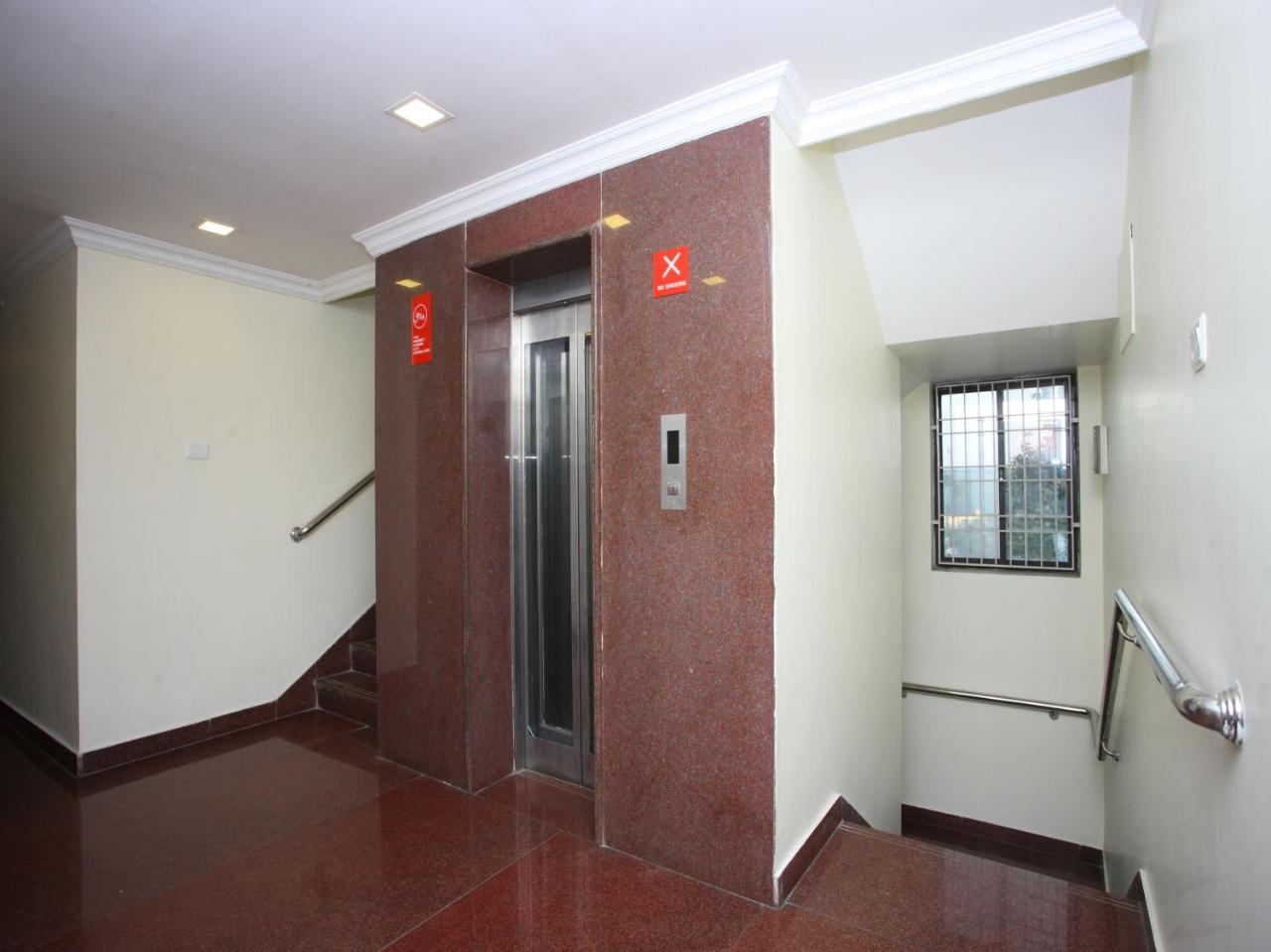Oyo 10465 Koyambedu Chennai Hotel Exterior foto