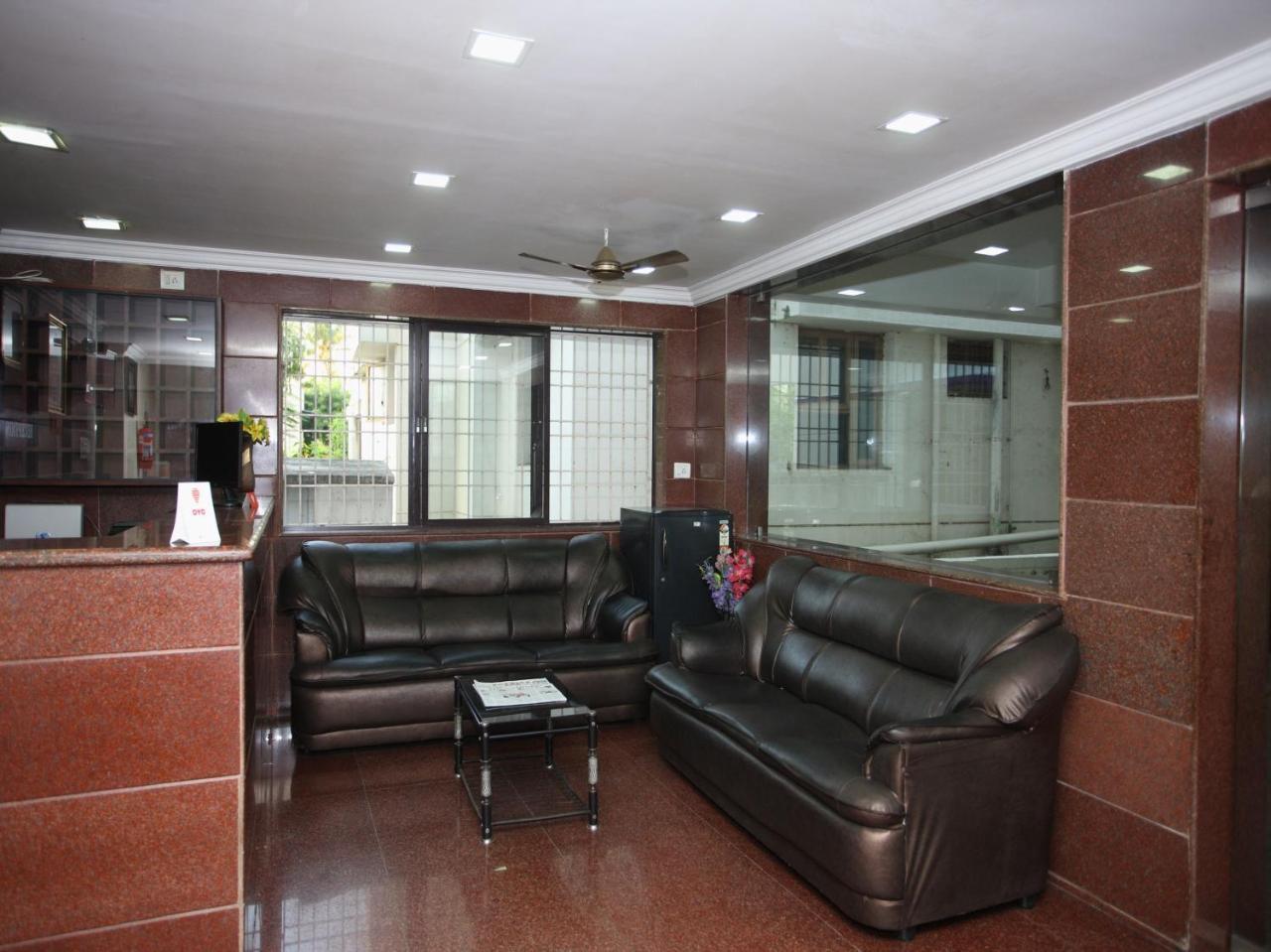 Oyo 10465 Koyambedu Chennai Hotel Exterior foto