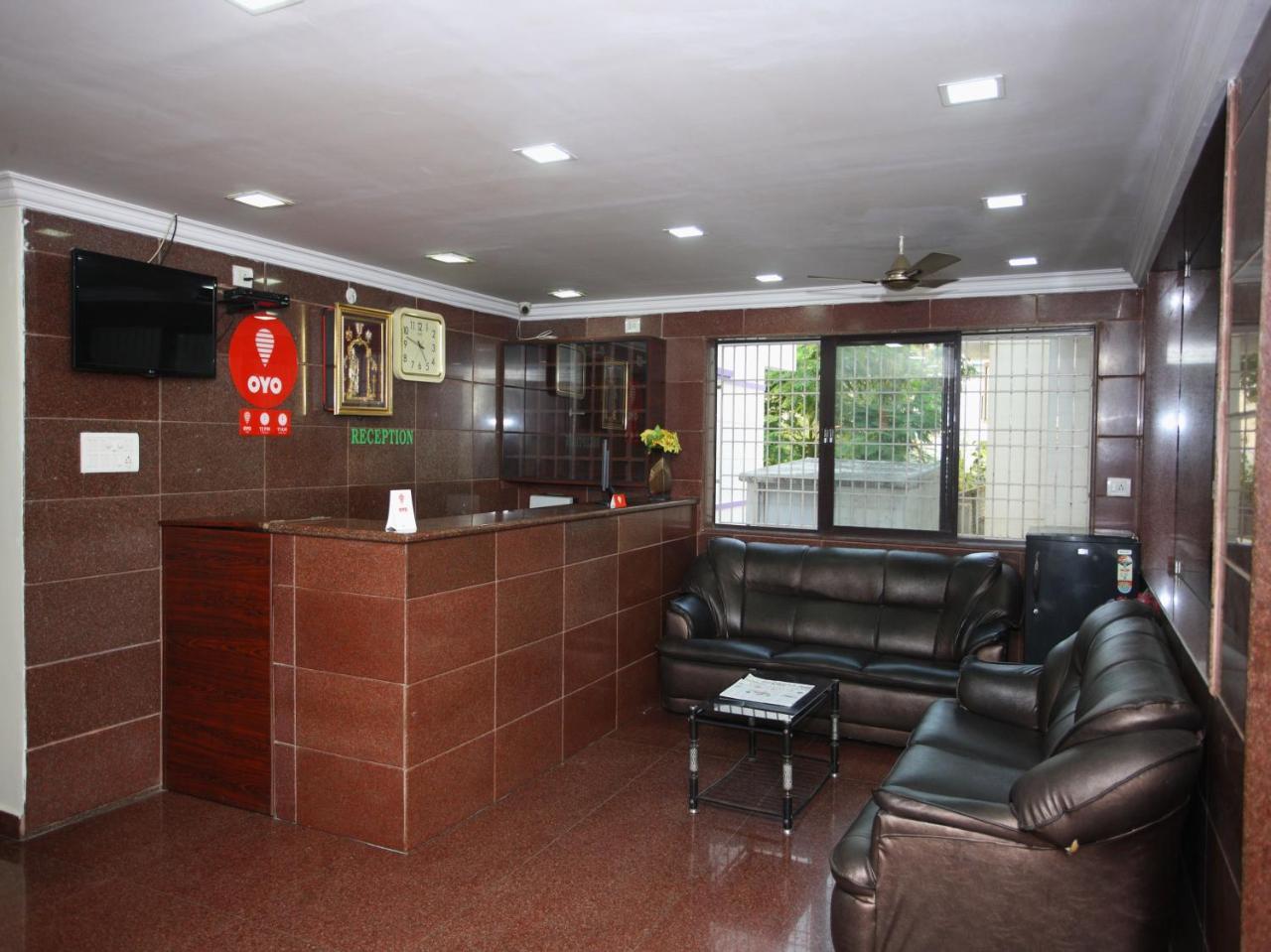 Oyo 10465 Koyambedu Chennai Hotel Exterior foto